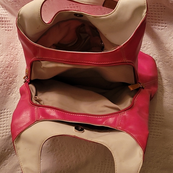 Nine West "r" purse - Picture 3 of 5